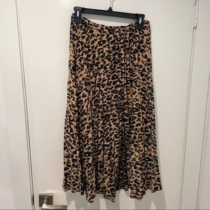 Pleated animal print skirt